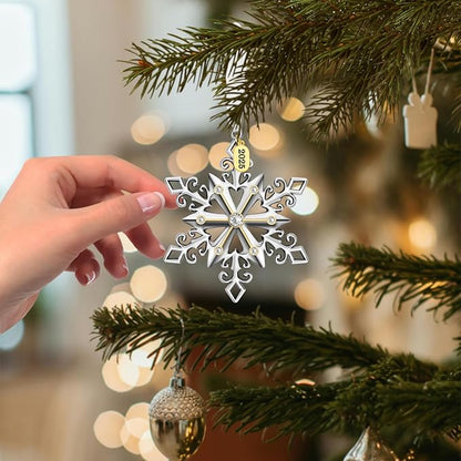 Christmas Tree Ornaments – 2025 Snowflake Hanging Pendant of Car Charm Holiday Decorative Keepsake Gift Home Decor (3 Pieces (2025))