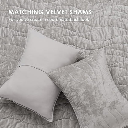 EVERGRACE Luxury Velvet Quilt Queen Size, Ultra Soft Wave Crushed Velvet Bedding Set, Lightweight Quilted Comforter Set for All Season, Oversized Bedspread Coverlet with 2 Shams, Silver Gray