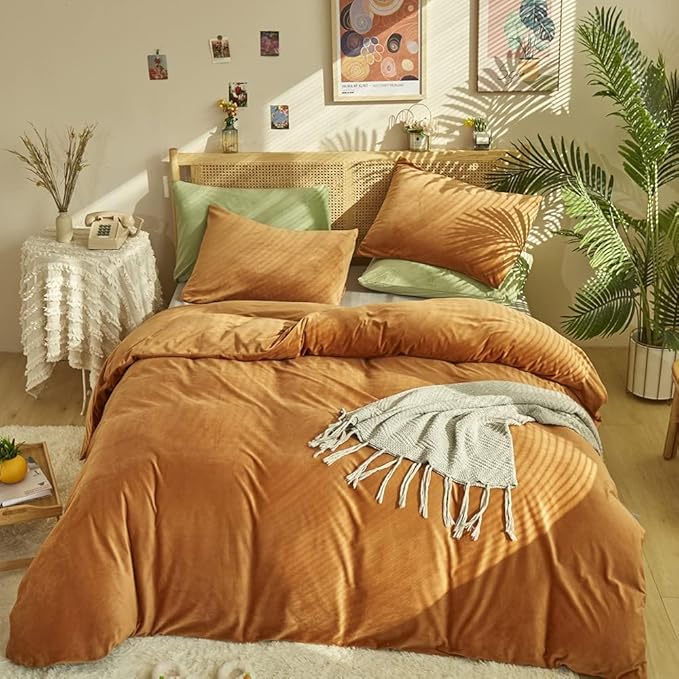 CLOTHKNOW Brown Velvet Queen Size Comforter Sets Fluffy Bedding Comforter Sets Pumpkin Queen Comforter Soft Orange with 2 x Pillow Cases