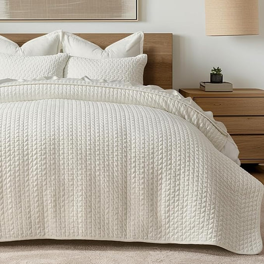 EVERGRACE Luxury Velvet Quilt Set King Size 3 Piece, Soft Cross-Stitch Velvet Comforter Set with Pillow Shams, Lightweight Coverlet Bedspread Bedding Set for All Seasons, Cream White