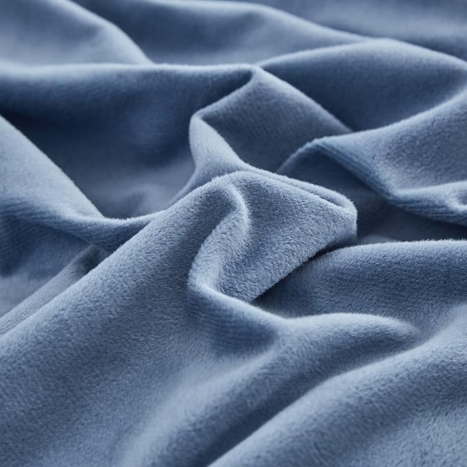 CLOTHKNOW Blue Fluffy California King Comforter Set Velvet Bedding Comforter Sets Soft Lake Blue Comforter with 2 x Pillow Cases