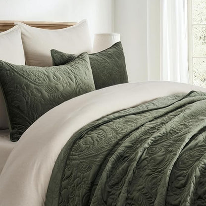 EVERGRACE Luxury Pearl Velvet Quilt Set King Size 3 Pieces, Soft Paisley-Stitch Velvet Comforter Set with Pillow Shams, Lightweight Bedspread Coverlet Bedding Set, Olive Green