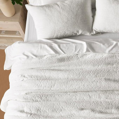 EVERGRACE Velvet Quilt Set King Size, Luxurious Soft Quilted Bedding Sets, Lightweight Velvet Comforter for All Season, Striped Channel Bedspread Coverlet with 2 Shams, Bright White