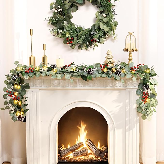 Guirnalda de Navidad de eucalipto artificial preiluminada de 9 pies, Christmas luces multicolores/funciona con pilas, guirnalda de Navidad iluminada para manto, mesa, escaleras, barandilla, decoración de