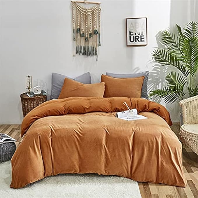 CLOTHKNOW Brown Velvet Queen Size Comforter Sets Fluffy Bedding Comforter Sets Pumpkin Queen Comforter Soft Orange with 2 x Pillow Cases