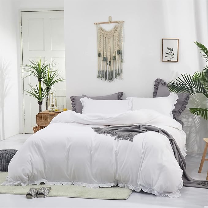 CLOTHKNOW White Ruffles Queen Comforter Set 3Pcs Farmhouse Bedding Comforter Sets All Season Shabby Chic Comforter Soft Comforter with 2 x Pillow Cases