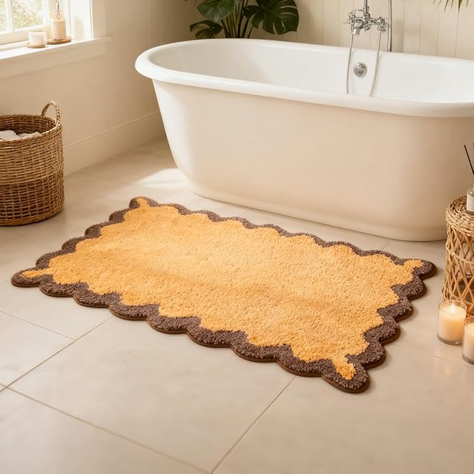 ORTIGIA Cute Scalloped Bath Mat, Fun Plush Microfiber Brown Bathroom Rugs Non Slip Washable Quick Dry Absorbent, Bath Rug for Shower Stall Vanities Kitchen Floor Entrance, 20x32