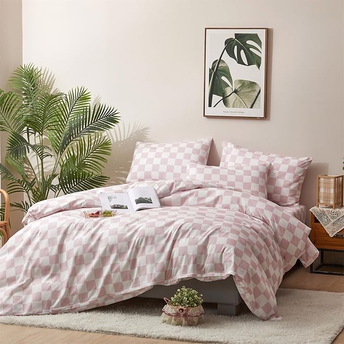 CLOTHKNOW Pink White Plaid Comforter Set King Grid Bedding Comforter Sets Soft Checker Geometric Comforter and 2 x Pillow Cases