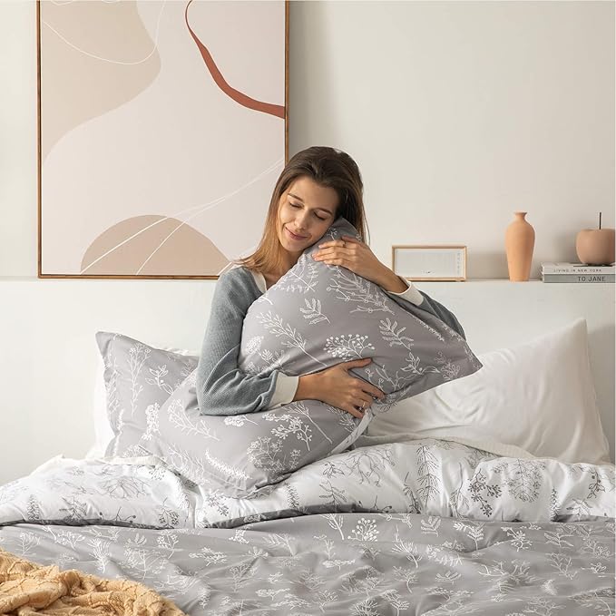 Bedsure Queen Comforter Set - Grey Bed Set, 3 Pieces Cute Floral Bedding, 1 Soft Reversible Botanical Flowers Comforter and 2 Pillow Shams