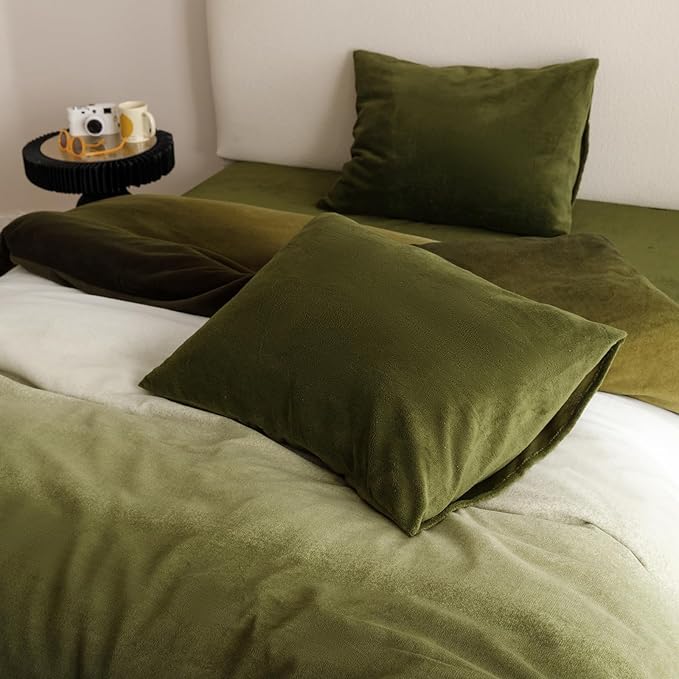 CLOTHKNOW Green White Velvet Full Size Comforter Sets Fluffy Bedding Comforter Sets Soft Olive Green Comforter with 2 x Pillow Cases