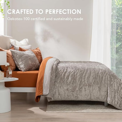 EVERGRACE Luxury Velvet Quilt Queen Size, Ultra Soft Wave Crushed Velvet Bedding Set, Lightweight Quilted Comforter Set for All Season, Oversized Bedspread Coverlet with 2 Shams, Silver Gray