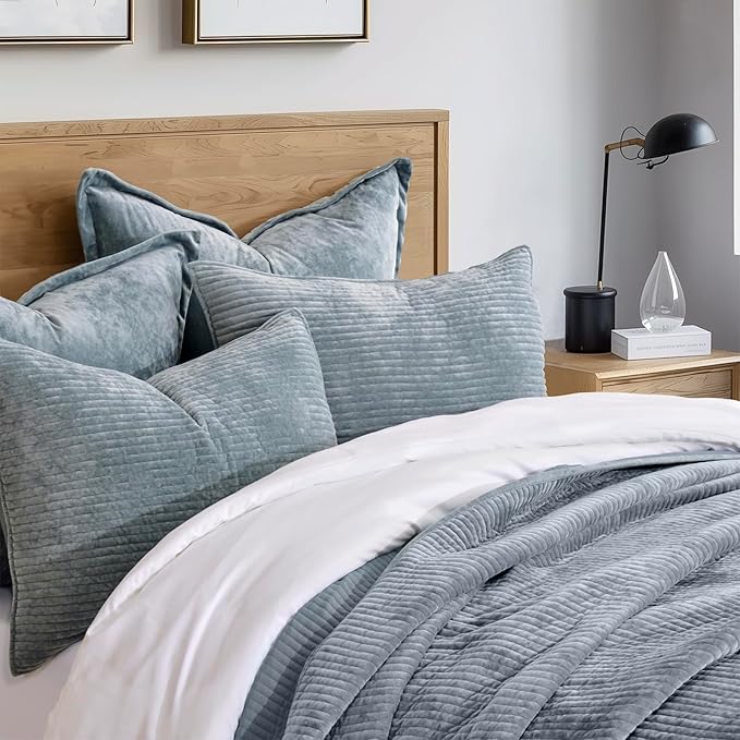 EVERGRACE Velvet Quilt Set Queen Size, Luxurious Soft Quilted Bedding Sets, Lightweight Velvet Comforter for All Season, Striped Channel Bedspread Coverlet with 2 Shams, Blue Linen