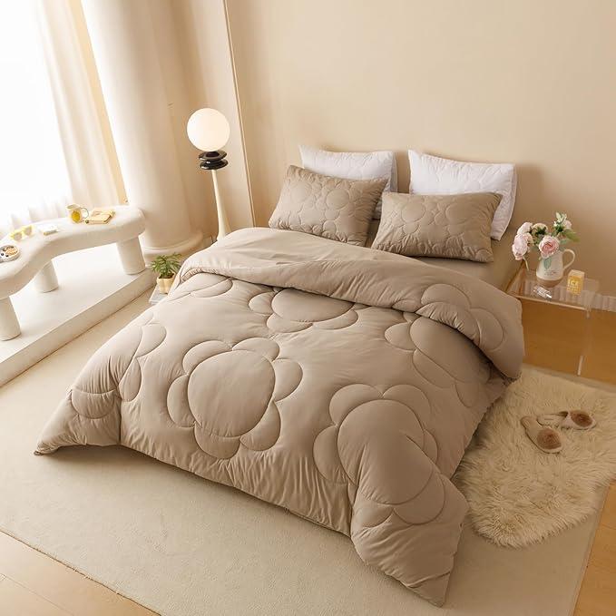 CLOTHKNOW Khaki King Comforter Set 3Pcs Daisy Puff Bedding Comforter Sets Brown Boho Comforters Soft Taupe Comforter with 2 x Pillowcases
