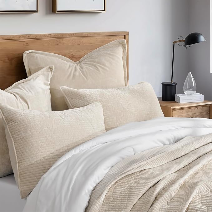 EVERGRACE Velvet Quilt Set Queen Size, Luxurious Soft Quilted Bedding Sets, Lightweight Velvet Comforter for All Season, Striped Channel Bedspread Coverlet with 2 Shams, Light Sand