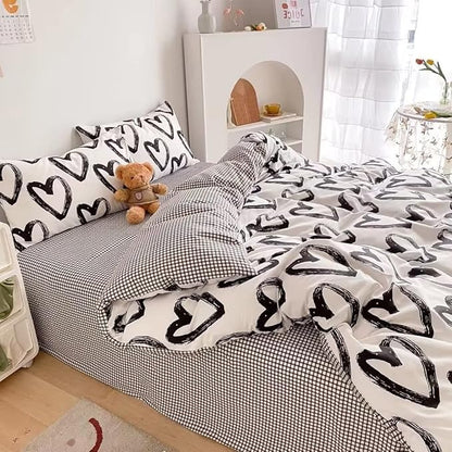 CLOTHKNOW Black White Queen Comforter Set 3Pcs Love Shaped Bedding Comforter Sets Kawaii Queen Comforter Cute Black Comforter with 2 x Pillow Cases