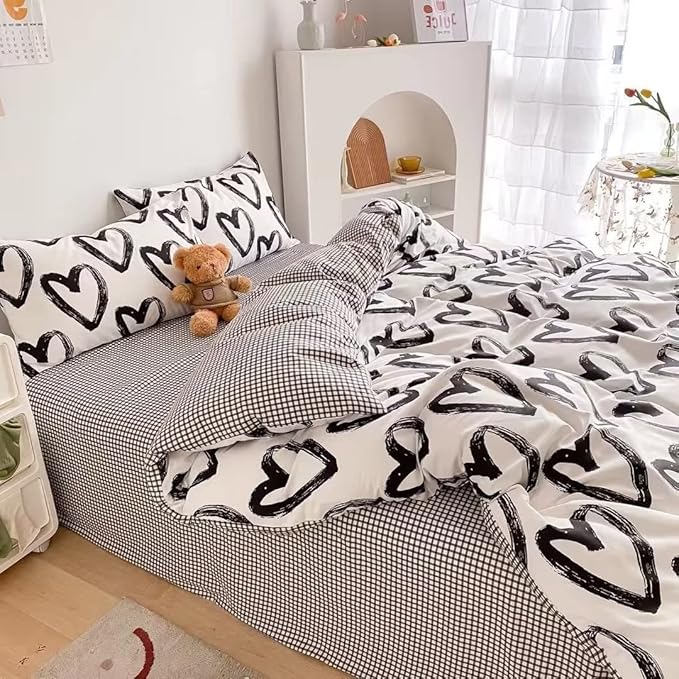 CLOTHKNOW Black and White Full Size Comforter Sets Love Shaped Bedding Comforter Sets Kawaii Love Black Comforter with 2 x Pillow Cases