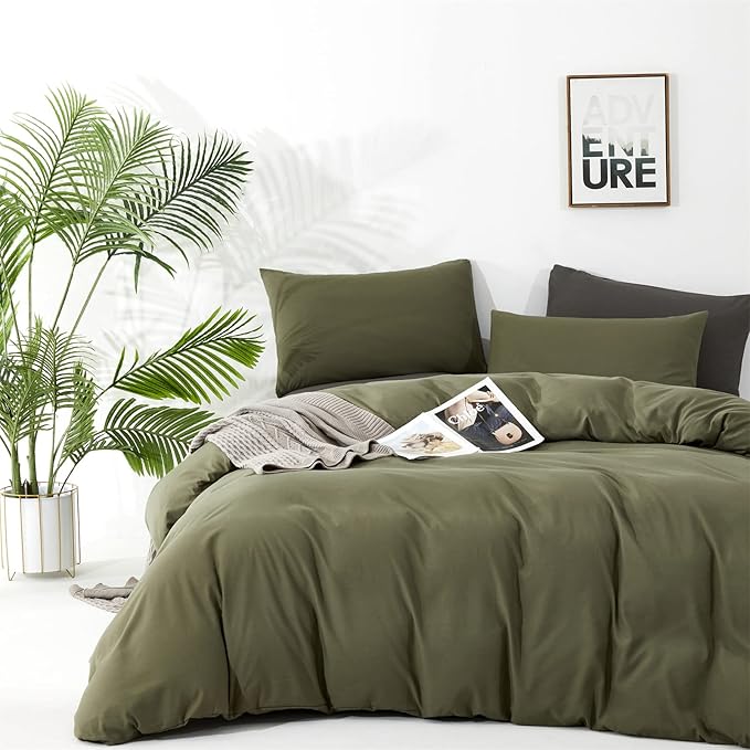 CLOTHKNOW Olive Green Queen Comforter Set 3Pcs Green Bedding Comforter Sets Soft All Season Dark Green Comforter with 2 x Pillow Cases