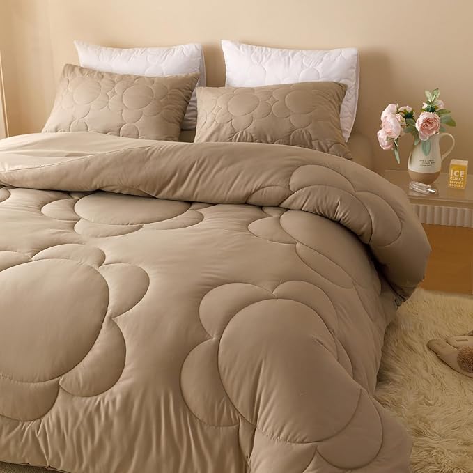 CLOTHKNOW Khaki King Comforter Set 3Pcs Daisy Puff Bedding Comforter Sets Brown Boho Comforters Soft Taupe Comforter with 2 x Pillowcases