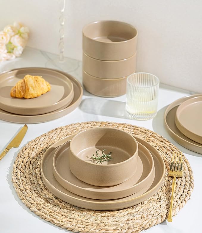 TheTerra Ceramic Dinnerware Sets for 6, 18 Pieces Handmade Reactive Glaze Plates and Bowls Set, Scratch Resistant Dish Set, Oven & Microwave & Dishwasher Safe, Ivory Cream