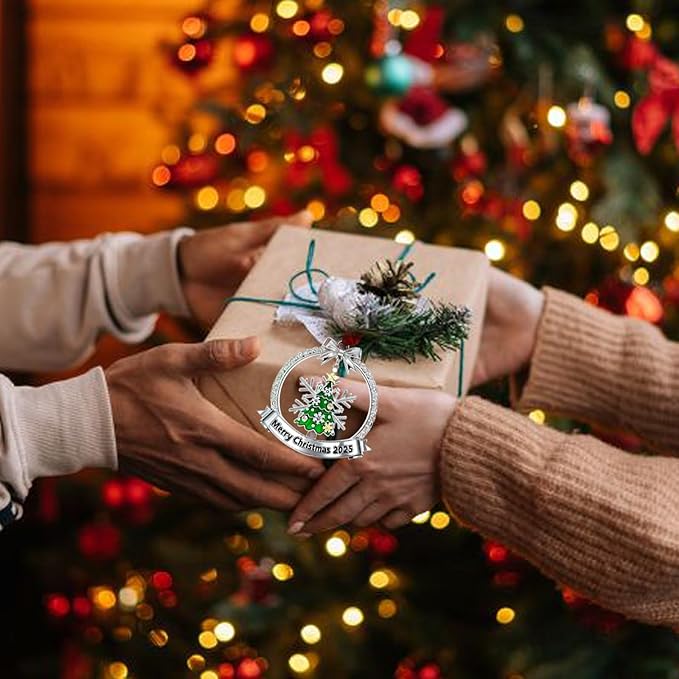 Christmas Ornament 2025 for Christmas Tree Decorations Xmas Wreath Ornament with Hanging Snowflake Dated 2025 Metal Xmas Ornament for Holiday Decorative Keepsake Gifts