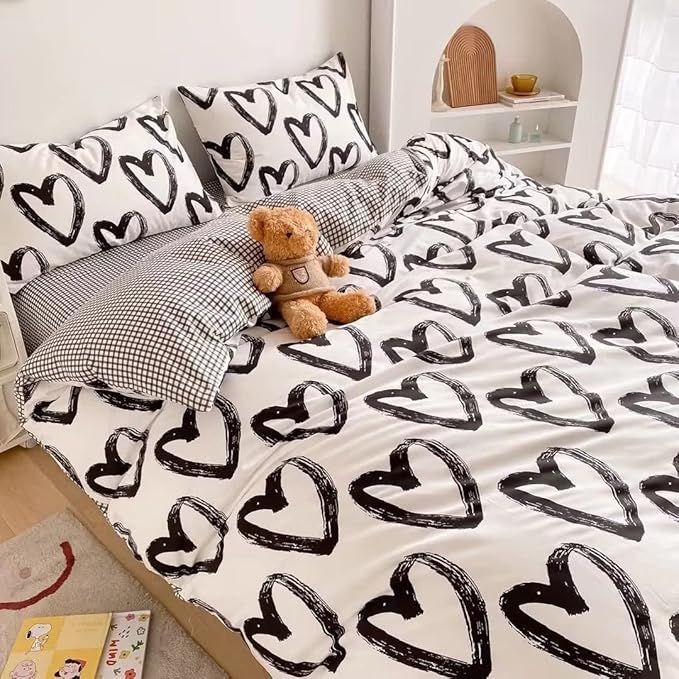 CLOTHKNOW Black White Queen Comforter Set 3Pcs Love Shaped Bedding Comforter Sets Kawaii Queen Comforter Cute Black Comforter with 2 x Pillow Cases