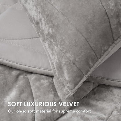 EVERGRACE Luxury Velvet Quilt King Size, Ultra Soft Wave Crushed Velvet Bedding Set, Lightweight Quilted Comforter Set for All Season, Oversized Bedspread Coverlet with 2 Shams, Silver Gray