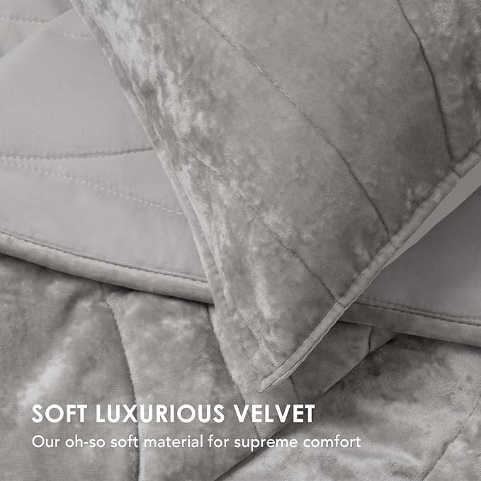 EVERGRACE Luxury Velvet Quilt Queen Size, Ultra Soft Wave Crushed Velvet Bedding Set, Lightweight Quilted Comforter Set for All Season, Oversized Bedspread Coverlet with 2 Shams, Silver Gray