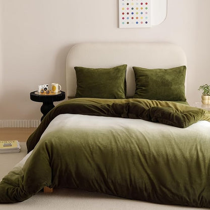 CLOTHKNOW Green White Fluffy California King Comforter Set Velvet Bedding Comforter Sets Soft Comforter with 2 x Pillow Cases