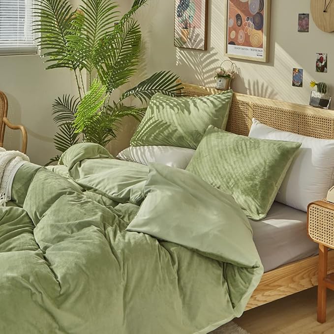 CLOTHKNOW Sage Green Fluffy Comforter Set California King Velvet Bedding Comforter Sets Green Comforter Soft Light Green Comforter Sets Cal King