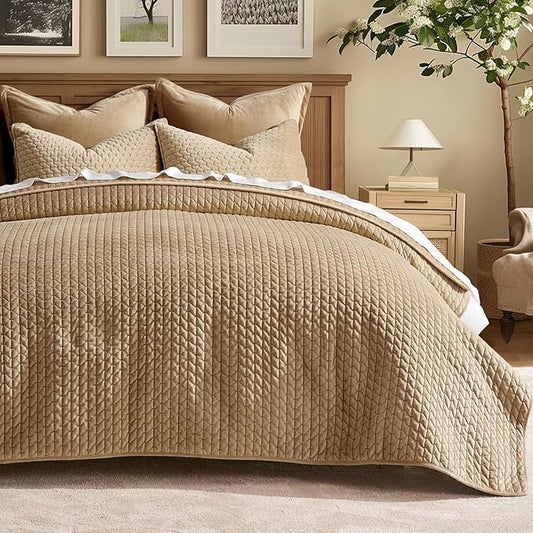 EVERGRACE Luxury Velvet Quilt Set King Size 3 Piece, Soft Cross-Stitch Velvet Comforter Set with Pillow Shams, Lightweight Coverlet Bedspread Bedding Set for All Seasons, Camel
