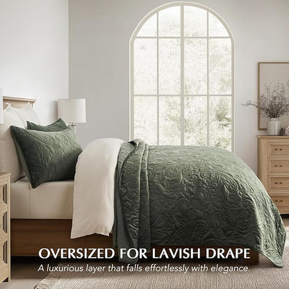 EVERGRACE Luxury Pearl Velvet Quilt Set Queen Size 3 Pieces, Soft Paisley-Stitch Velvet Comforter Set with Pillow Shams, Lightweight Bedspread Coverlet Bedding Set, Olive Green