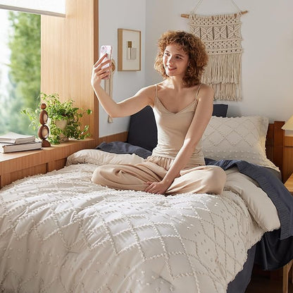 Bedsure Twin Comforter Set - Beige Comforter, Boho Tufted Shabby Chic Bedding for Kids, 2 Pieces Vintage Farmhouse Bed Set for All Seasons, Fluffy Soft Bedding with 1 Pillow Sham