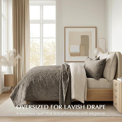 EVERGRACE Luxury Pearl Velvet Quilt Set King Size 3 Pieces, Soft Paisley-Stitch Velvet Comforter Set with Pillow Shams, Lightweight Bedspread Coverlet Bedding Set, Stone Taupe