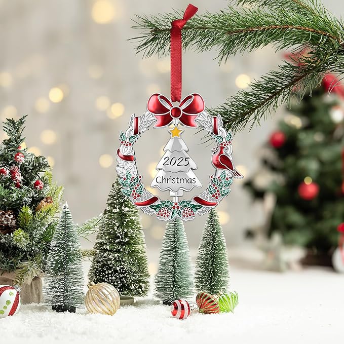 Christmas Dated Ornament 2025 for Xmas Tree Decorations, 2025 Christmas Wreath Ornament with Rotatable Tree for Holiday Decorative Keepsake Gift