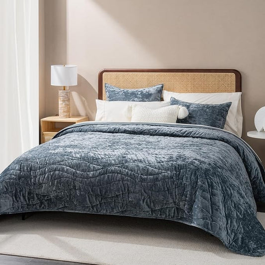 EVERGRACE Luxury Velvet Quilt Queen Size, Ultra Soft Wave Crushed Velvet Bedding Set, Lightweight Quilted Comforter Set for All Season, Oversized Bedspread Coverlet with 2 Shams, Stormy Blue