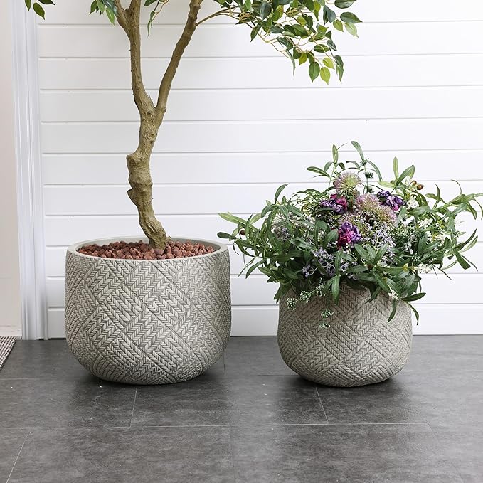 LuxenHome 17.5-Inch Dia Round Concrete Planters, Large Outdoor Indoor Decorative Plant Pots with Drainage Holes and Rubber Plug, Modern Gray Glen Woven Pattern Flower Pot Planter for Home Garden Patio