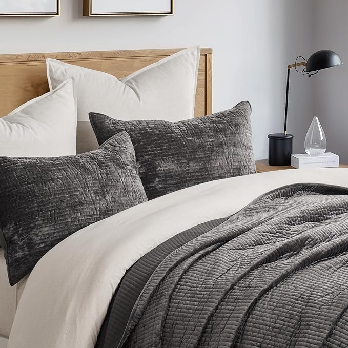 EVERGRACE Velvet Quilt Set Queen Size, Luxurious Soft Quilted Bedding Sets, Lightweight Velvet Comforter for All Season, Striped Channel Bedspread Coverlet with 2 Shams, Washed Black