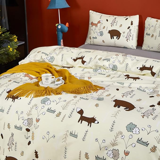 CLOTHKNOW Kids Full Size Comforter Sets Yellow Bear Cartoon Bedding Comforter Sets Fox Theme Woodland Forest Bedding with 2 x Pillow Cases