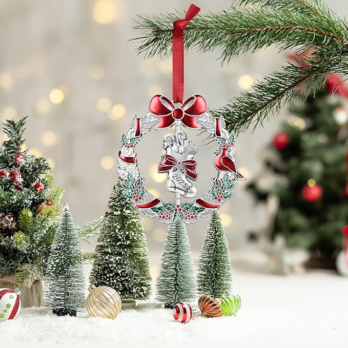 Christmas Dated Ornament 2025 for Xmas Tree Decorations, 2025 Christmas Wreath Ornament with Rotatable Stockings for Holiday Decorative Keepsake Gift