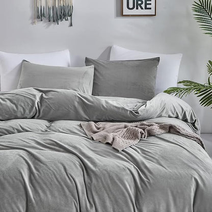 CLOTHKNOW Grey Fluffy Queen Comforter Set Velvet Bedding Comforter Sets Soft Gray Queen Comforter Flannel Comforter with 2 x Pillow Cases