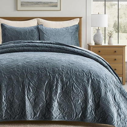EVERGRACE Luxury Pearl Velvet Quilt Set King Size 3 Pieces, Soft Paisley-Stitch Velvet Comforter Set with Pillow Shams, Lightweight Bedspread Coverlet Bedding Set, Stormy Blue