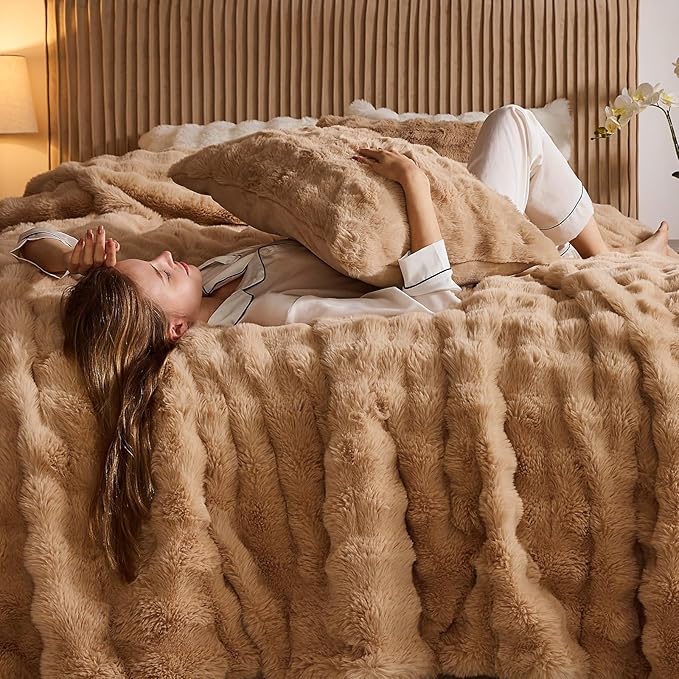 Lotus Karen Faux Fur Queen Comforter Set – Brown Fluffy Comforter Queen Size, Big Bubble Faux Rabbit Fur Bedding Comforter Sets, Winter Warm Cozy Fuzzy Bed Set 3 Pieces, 1 Comforter and 2 Pillowcases