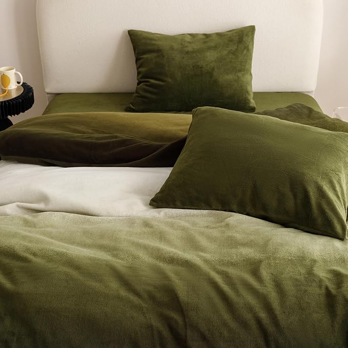 CLOTHKNOW Green White Fluffy King Size Comforter Set Velvet Bedding Comforter Sets Olive Green Comforter with 2 x Pillow Cases