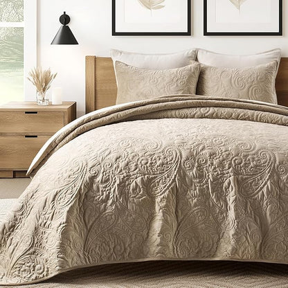 EVERGRACE Luxury Pearl Velvet Quilt Set King Size 3 Pieces, Soft Paisley-Stitch Velvet Comforter Set with Pillow Shams, Lightweight Bedspread Coverlet Bedding Set, Natural