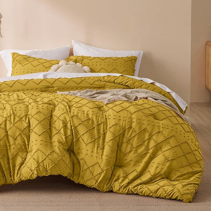 Bedsure Queen Comforter Set - Mustard Yellow Comforter, Boho Tufted Shabby Chic Bedding for Kids, 3 Pieces Vintage Farmhouse Bed Set for All Seasons, Fluffy Soft Bedding with 2 Pillow Shams