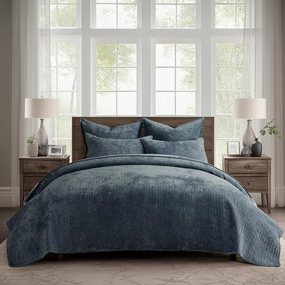 EVERGRACE Velvet Quilt Set King Size, Luxurious Soft Quilted Bedding Sets, Lightweight Velvet Comforter for All Season, Striped Channel Bedspread Coverlet with 2 Shams, Midnight Blue
