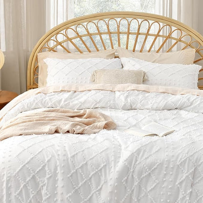 Bedsure Oversized King Comforter Set - White Comforter, Boho Tufted Shabby Chic Bedding for Kids, 3 Pieces Vintage Farmhouse Bed Set for All Seasons, Fluffy Soft Bedding with 2 Pillow Shams