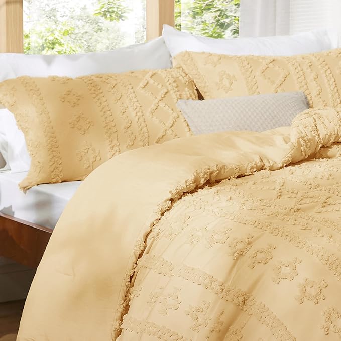 Bedsure Tufted Boho Comforter Set Queen Size - Yellow Boho Bed Set, GentleSoft™ 3 Pieces Farmhouse Shabby Chic Embroidery Bedding, Gifts for Woman, Soft Jacquard Queen Comforter for All Seasons