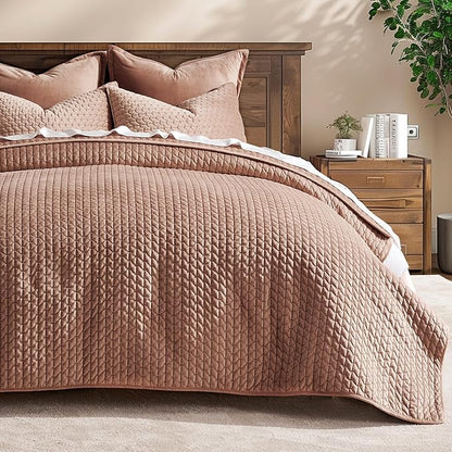 EVERGRACE Luxury Velvet Quilt Set Queen Size 3 Piece, Soft Cross-Stitch Velvet Comforter Set with Pillow Shams, Lightweight Coverlet Bedspread Bedding Set for All Seasons, Terracotta Clay