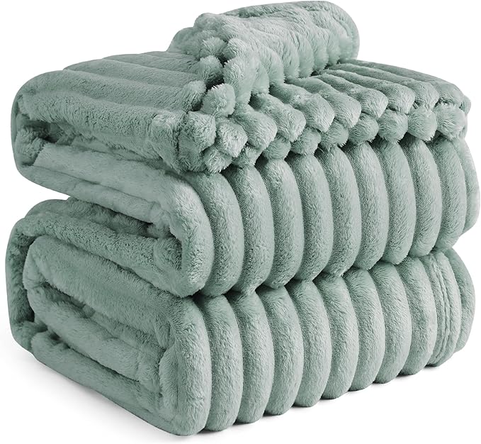 Bedsure GentleSoft Full Size Blankets for Bed - Cozy Soft Blankets for Women, Cute Large Throws for Girls, Sage Green, 84x90 Inches